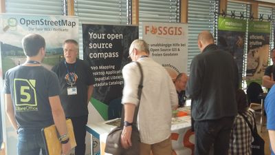 Froscon12-19-2082017-sankt-augustin-osgeo--osm-sunkonferenz fossgis stand1.jpg