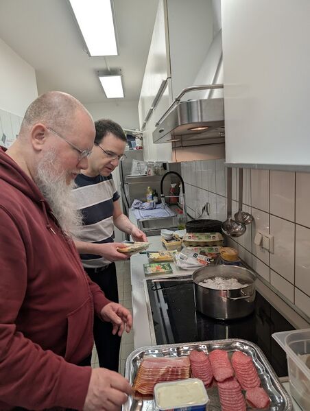 Datei:PXL 20260501 054742347.RAW-01.COVER.jpg