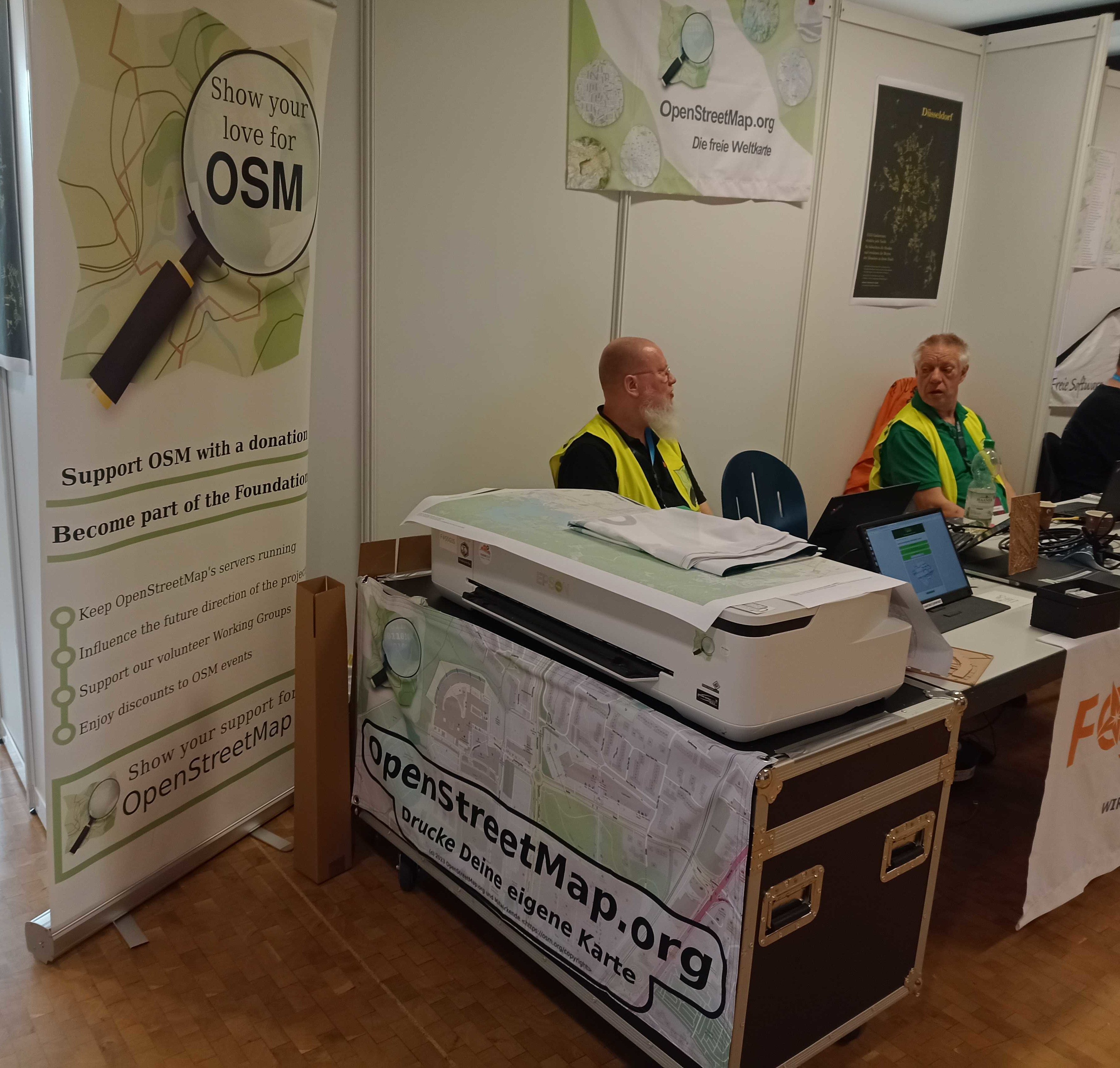 OSM/FOSSIGS Stand 2