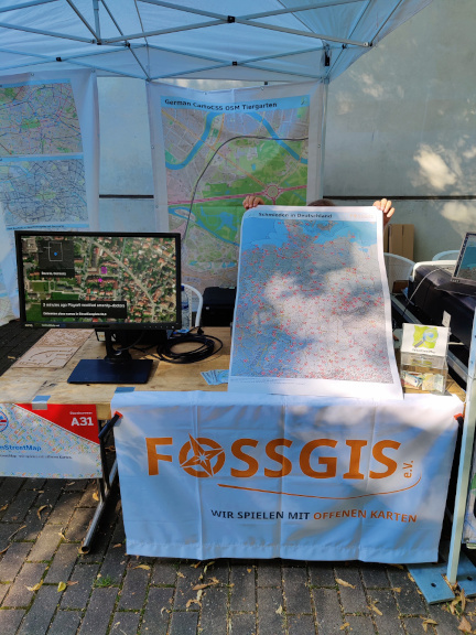 OSM/FOSSIGS Stand